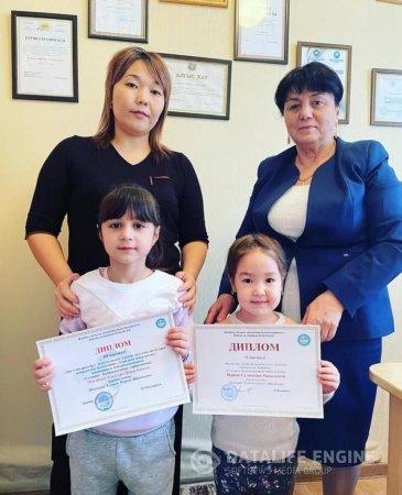 Байзақ ауданы білім бөлімі ұйымдастыруымен "Ана тілің - арың бұл" атты аудандық мәнерлеп оқу сайысынан Махтиева Альмира ІІІ дәрежелі дипломмен марапат