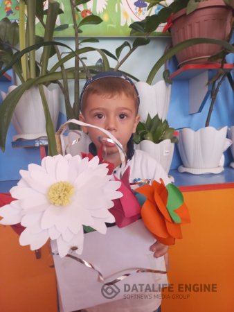 Көрме "Гүлдер әлемі"  ортаңғы топ "Балапан"