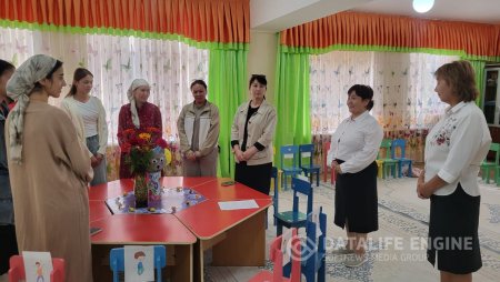 Ата-аналарға арналған дөңгелек үстел "Мейірімділік пен сүйіспеншілік арқылы бала жүрегіне жол табу"